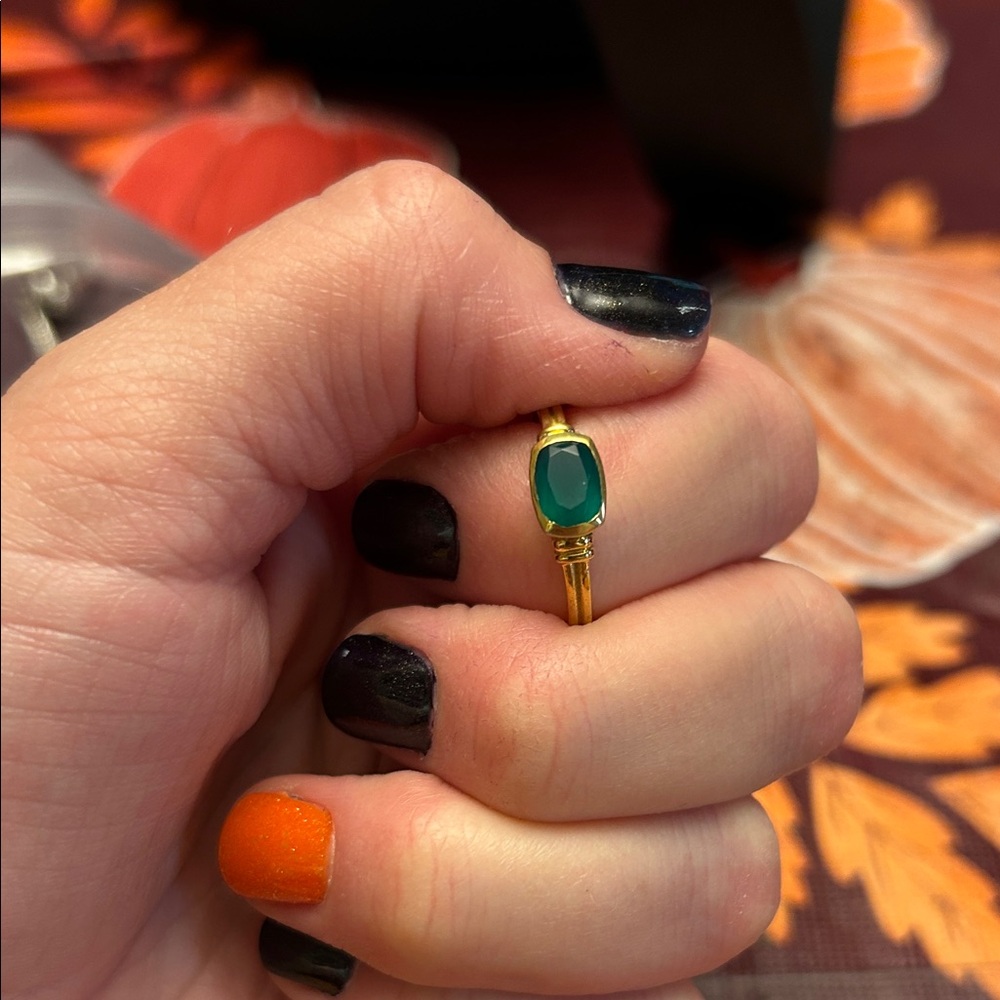 Elegant Gold and Green Gemstone Ring